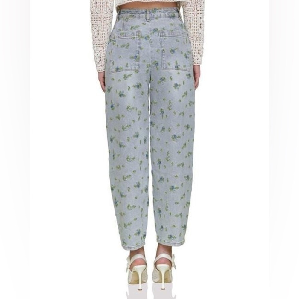 Avec Les Filles Women's Blue Floral Embroidered Relaxed Tapered Jeans | Size 25 - Picture 3 of 11